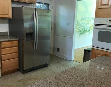 6218 Nelway Drive - Photo Thumbnail 11