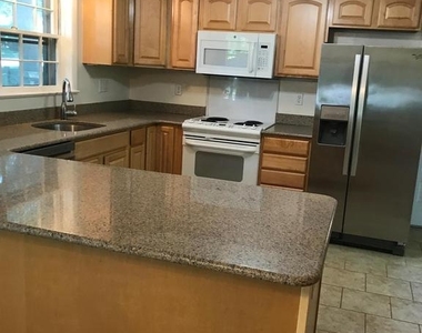 6218 Nelway Drive - Photo Thumbnail 9