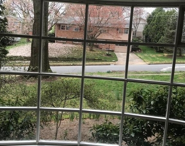6218 Nelway Drive - Photo Thumbnail 7