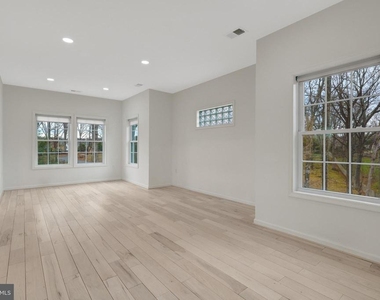 1108 Bellview Road - Photo Thumbnail 14
