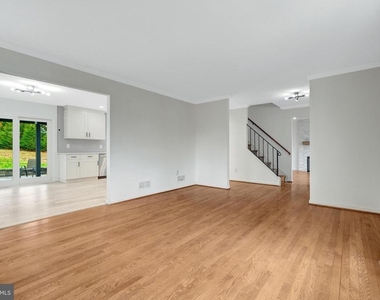 1108 Bellview Road - Photo Thumbnail 7