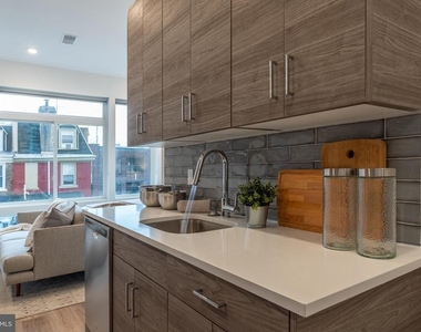 5545 Pulaski Avenue - Photo Thumbnail 15