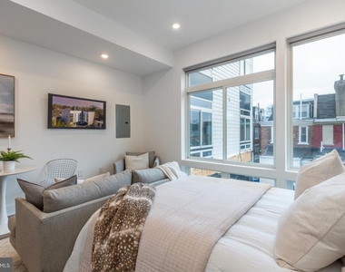 5545 Pulaski Avenue - Photo Thumbnail 1