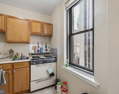 135 S 19th Street - Photo Thumbnail 7