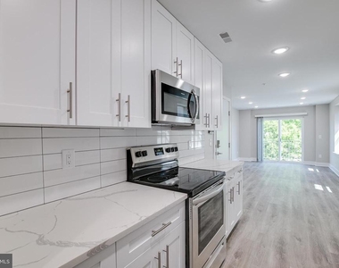 2015 N College Avenue - Photo Thumbnail 4