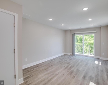 2015 N College Avenue - Photo Thumbnail 17