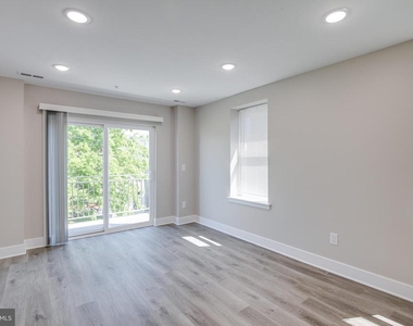 2015 N College Avenue - Photo Thumbnail 16
