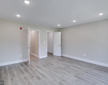 2015 N College Avenue - Photo Thumbnail 9