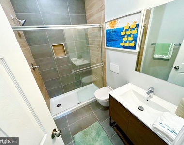 1233 N 6th Street - Photo Thumbnail 5