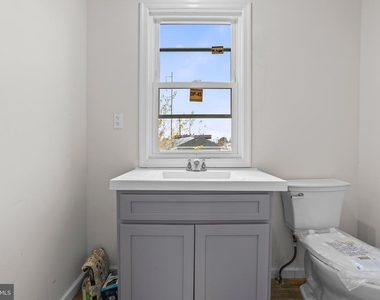 819 11th Avenue - Photo Thumbnail 5