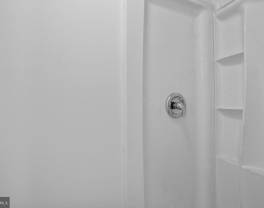 819 11th Avenue - Photo Thumbnail 6
