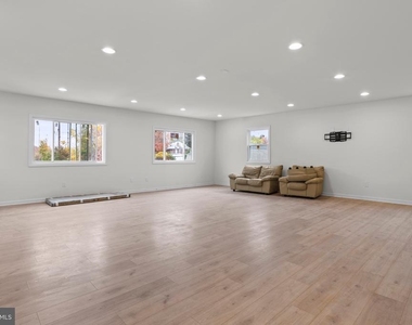819 11th Avenue - Photo Thumbnail 7