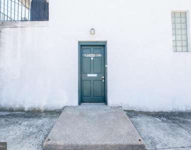 401 W Washington Street - Photo Thumbnail 1