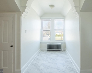 401 W Washington Street - Photo Thumbnail 6