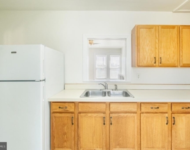 401 W Washington Street - Photo Thumbnail 5