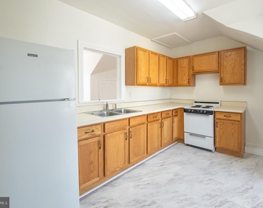 401 W Washington Street - Photo Thumbnail 2