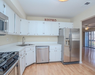 6202 Cedar Court - Photo Thumbnail 9
