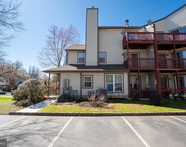 6202 Cedar Court - Photo Thumbnail 2