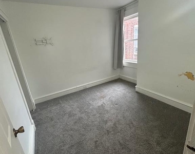 30 Amboy Avenue - Photo Thumbnail 16