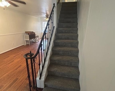 30 Amboy Avenue - Photo Thumbnail 8