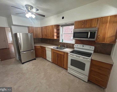 30 Amboy Avenue - Photo Thumbnail 5