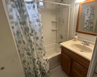 30 Amboy Avenue - Photo Thumbnail 17