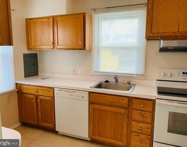 603 Pinewood Road - Photo Thumbnail 3