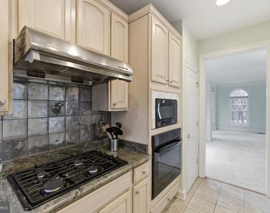 2928 Marlow Farm Terrace - Photo Thumbnail 12