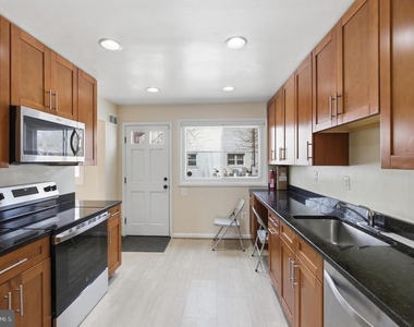 11100 Markwood Drive - Photo Thumbnail 12