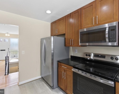 11100 Markwood Drive - Photo Thumbnail 10