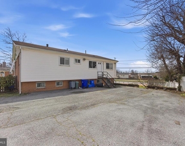 11100 Markwood Drive - Photo Thumbnail 17