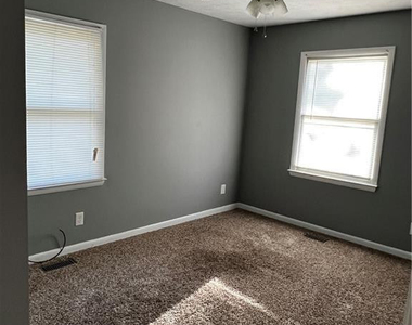 735 Prestige Boulevard - Photo Thumbnail 6