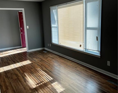 735 Prestige Boulevard - Photo Thumbnail 3