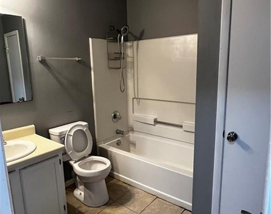 735 Prestige Boulevard - Photo Thumbnail 7