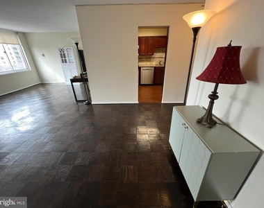 11801 Rockville Pik - Photo Thumbnail 11