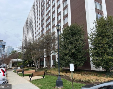 11801 Rockville Pik - Photo Thumbnail 1