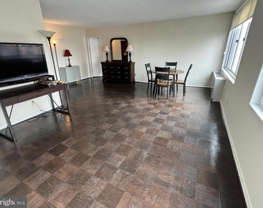 11801 Rockville Pik - Photo Thumbnail 12
