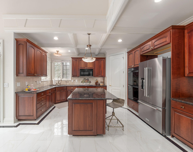 16646 Brooklane Boulevard - Photo Thumbnail 12