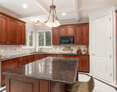 16646 Brooklane Boulevard - Photo Thumbnail 11