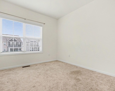 512 Austin View Boulevard - Photo Thumbnail 18