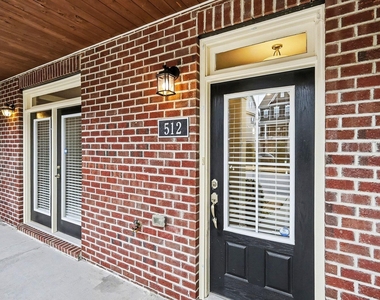 512 Austin View Boulevard - Photo Thumbnail 2