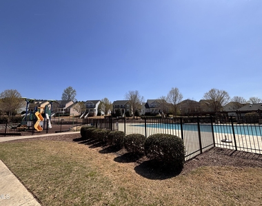 512 Austin View Boulevard - Photo Thumbnail 22