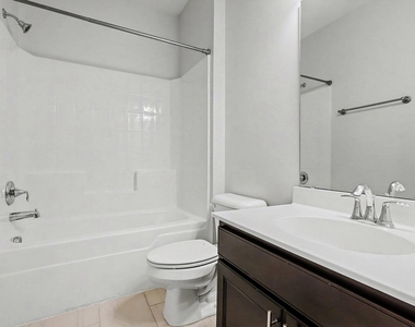 512 Austin View Boulevard - Photo Thumbnail 17