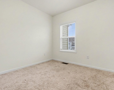 512 Austin View Boulevard - Photo Thumbnail 16