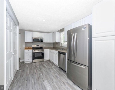 12284 Bandera Lane - Photo Thumbnail 10