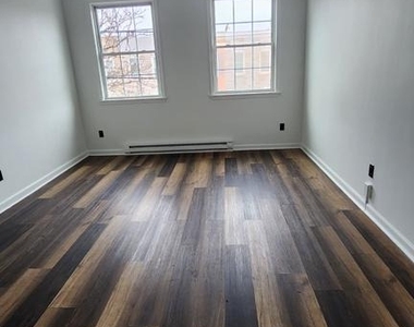 3502 E Lombard Street - Photo Thumbnail 4