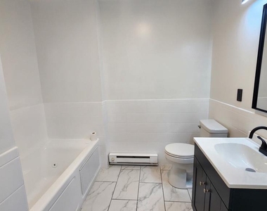 3502 E Lombard Street - Photo Thumbnail 5