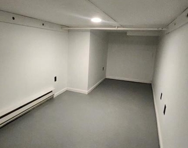 3502 E Lombard Street - Photo Thumbnail 6