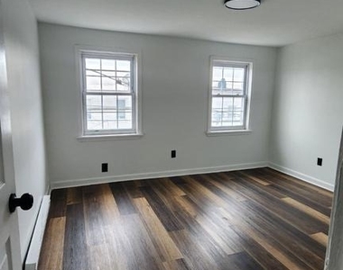3502 E Lombard Street - Photo Thumbnail 2
