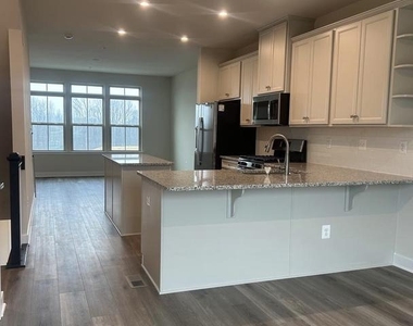 168 Bethlehem Pl - Photo Thumbnail 14